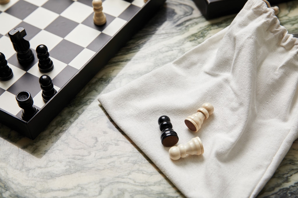 Miniature 8 pour VINGA Jeu d'échecs sur table à café