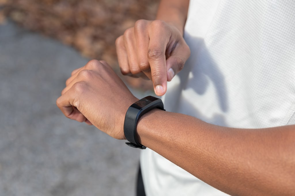 Miniature 18 pour Montre Sense Fit avec fréquence cardiaque en TPU recyclé RCS
