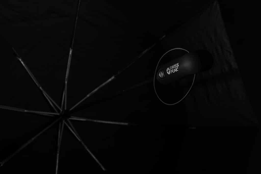 Miniature 9 pour Parapluie tempête 27"de poche auto Swiss Peak Aware™ Tornado