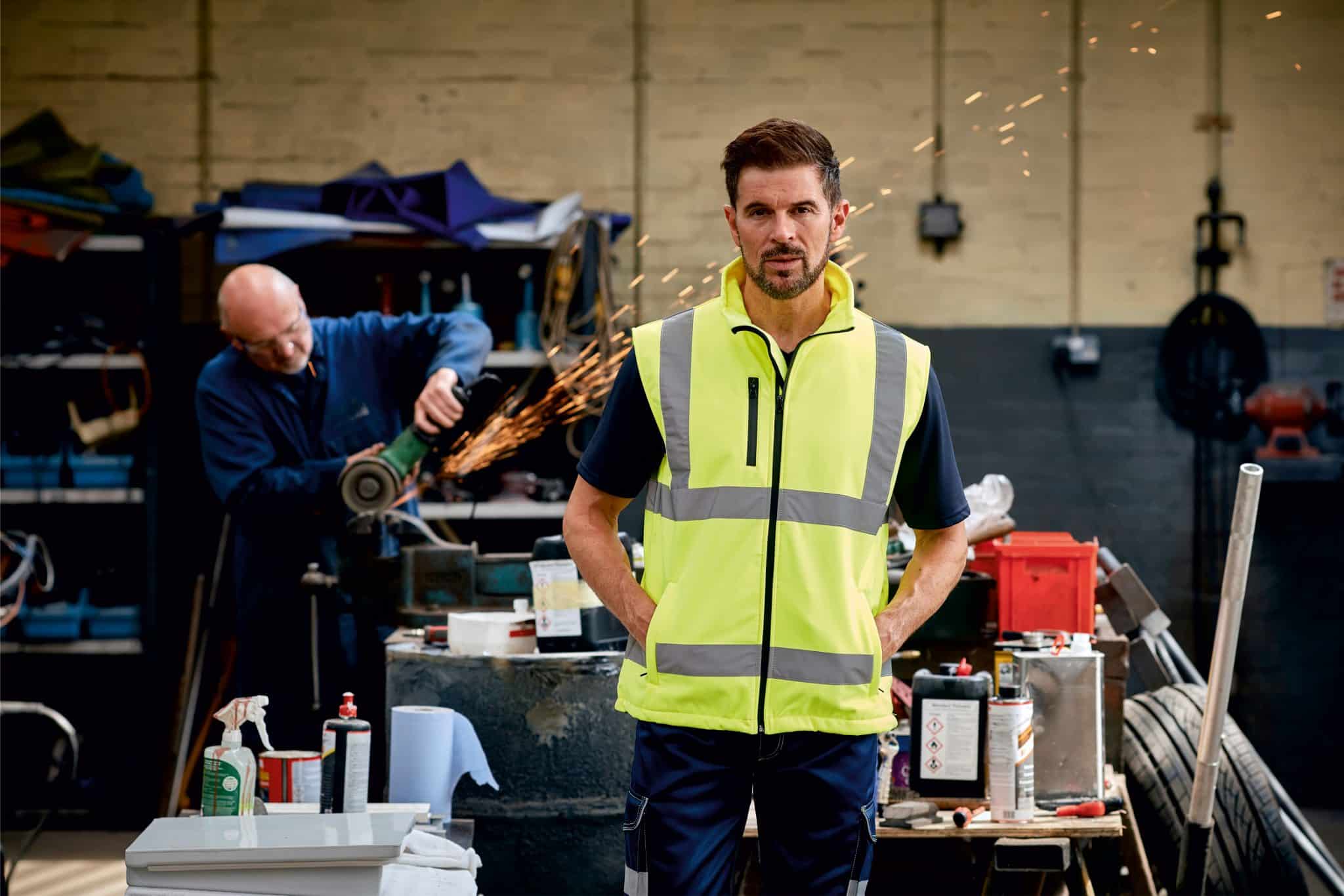 Gilet de sécurité haute visibilité, réfléchissant, sans danger, vêtements  de travail, pour Construction de routes - Chine Vêtements de travail et  vêtements de protection prix