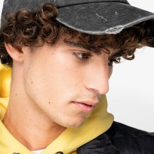 Visuel Casquette écoresponsable effet déchiré unisexe