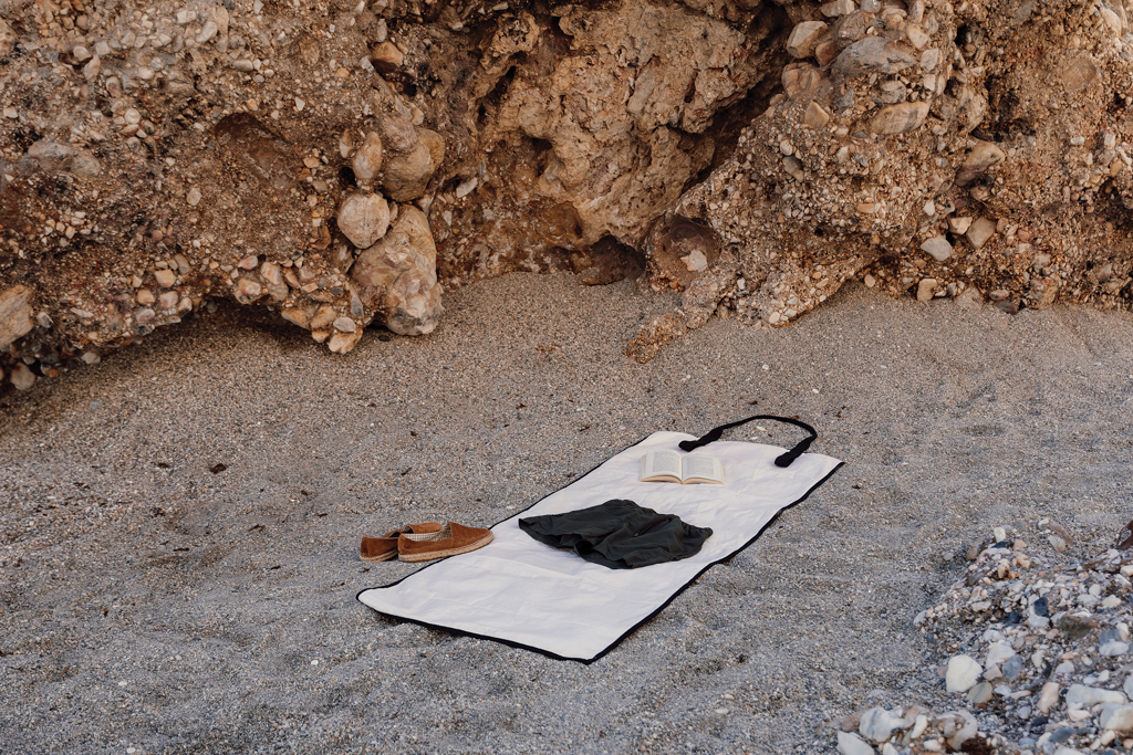 Miniature 8 pour VINGA Tapis de plage en toile recyclée AWARE™ Volonne
