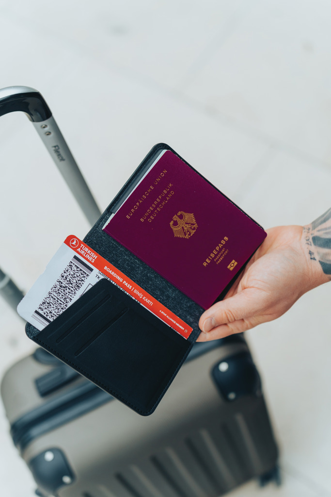 Miniature 10 pour Porte-passeport en RCS avec géolocalisation Trackmate