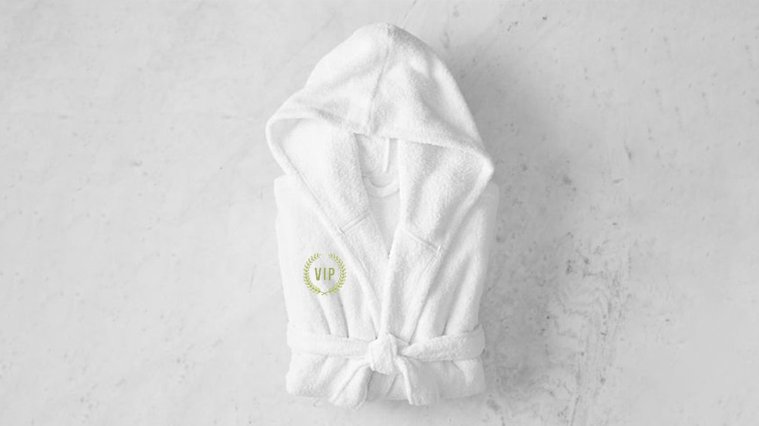 Miniature 1 pour PEIGNOIR CLASSIQUE AVEC CAPUCHE